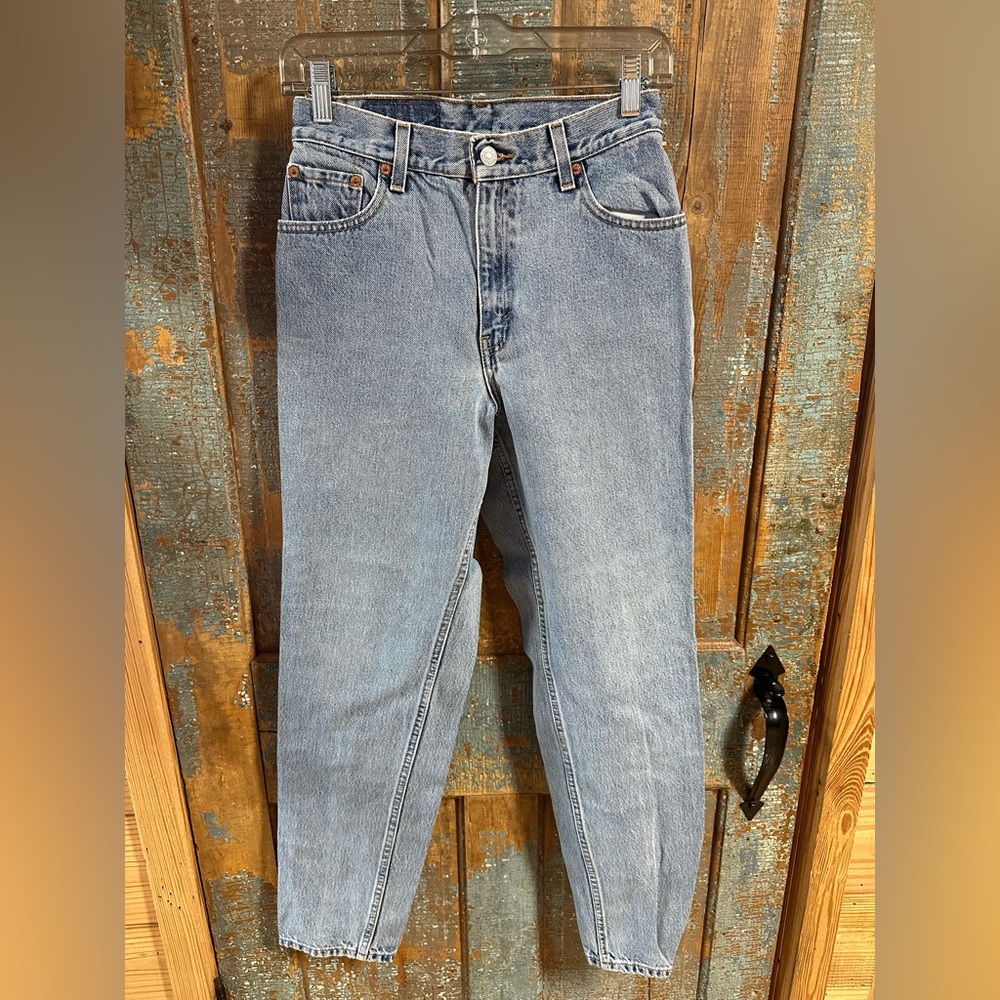 Women's Vintage 2000's Levi 550 Relaxed Fit Tapered Leg Size 6 Mis M